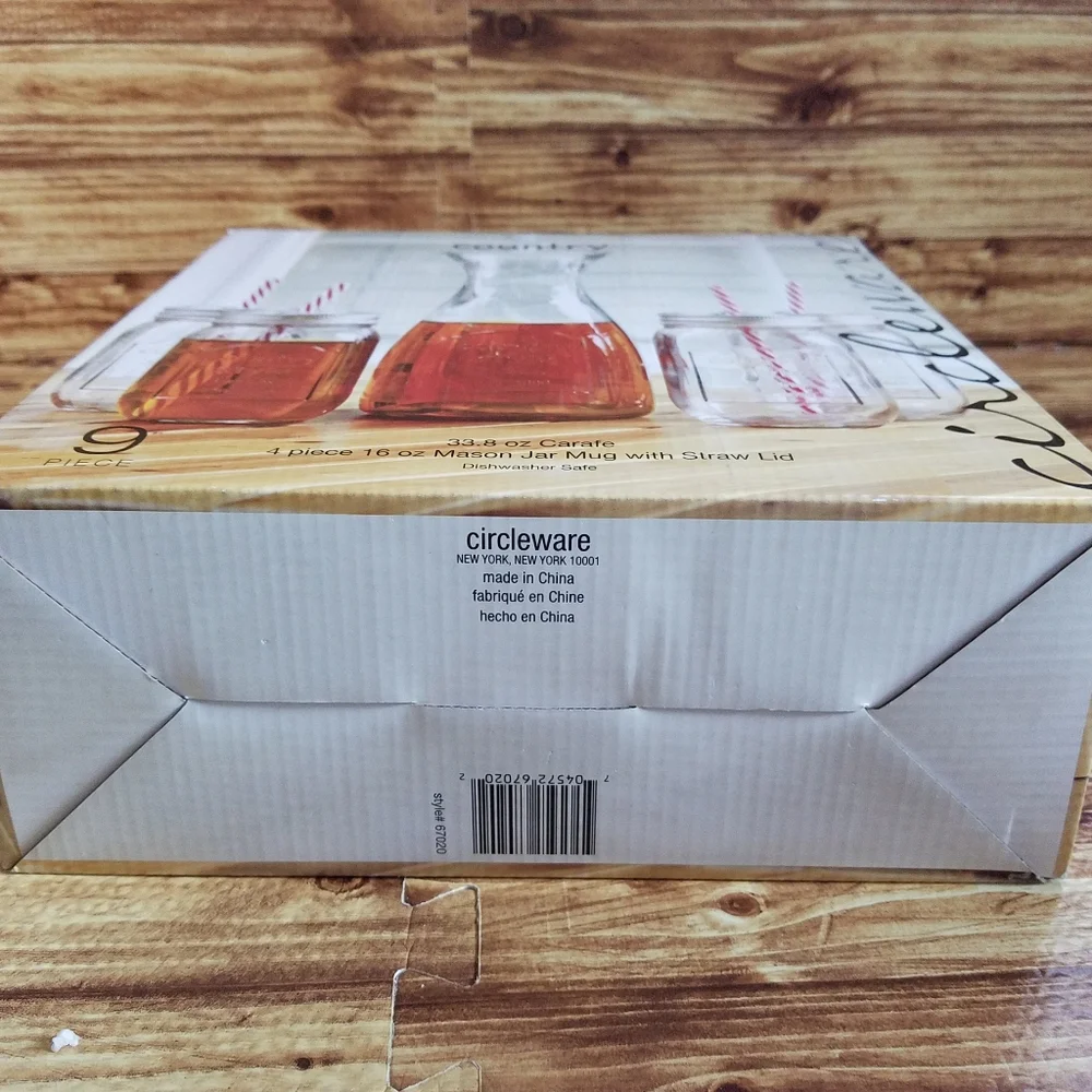 Circleware Country 9-piece set glass Carafe and Mason jar mugs With Straws
